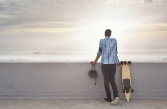 best-electric-skateboards-for-adults